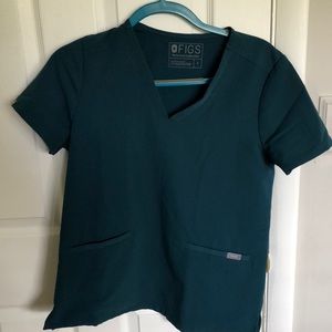 Figs 2 pocket scrub top - small